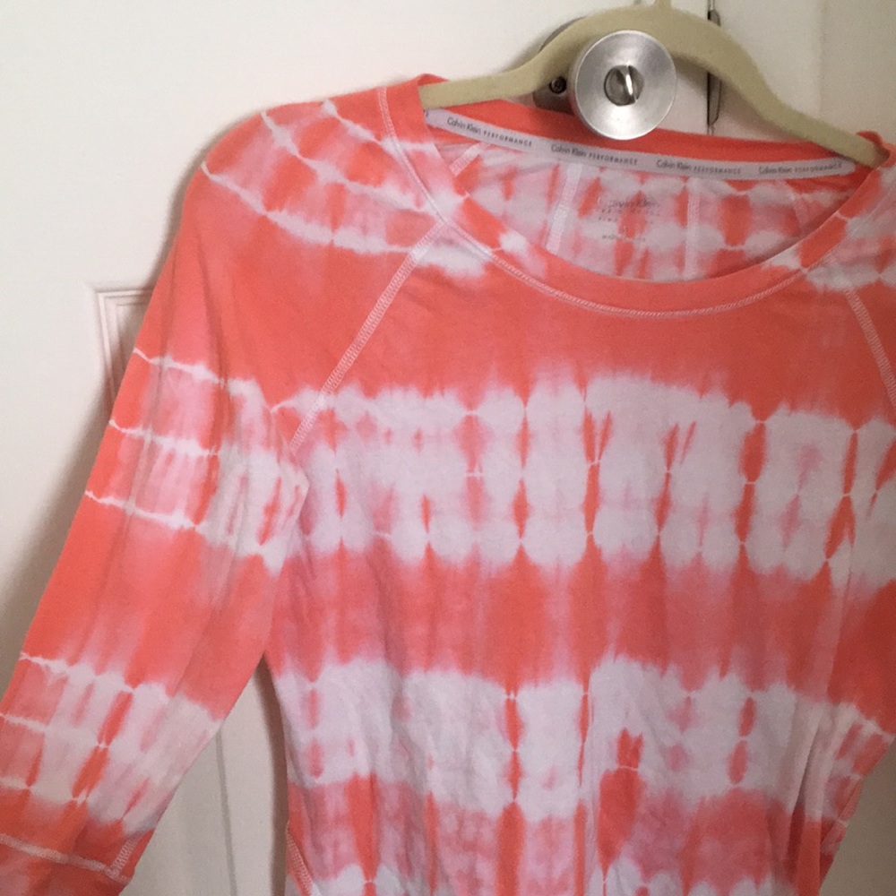 Peach color tye dyed ath-leisure 3/4 sleeve top
